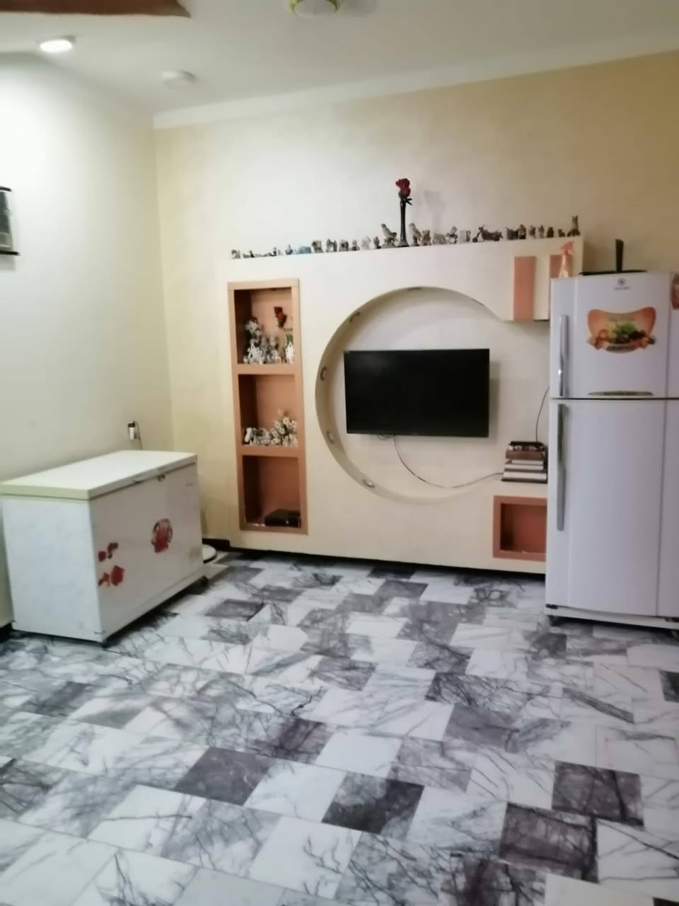 بيت زراعي للبيع مساحته 100 متر طابقين يحتوي ع استقبال وصاله كبيره والطابق الثاني غرفتين بنظام سويت
قرب المستشفى التركي مباشره
***********
