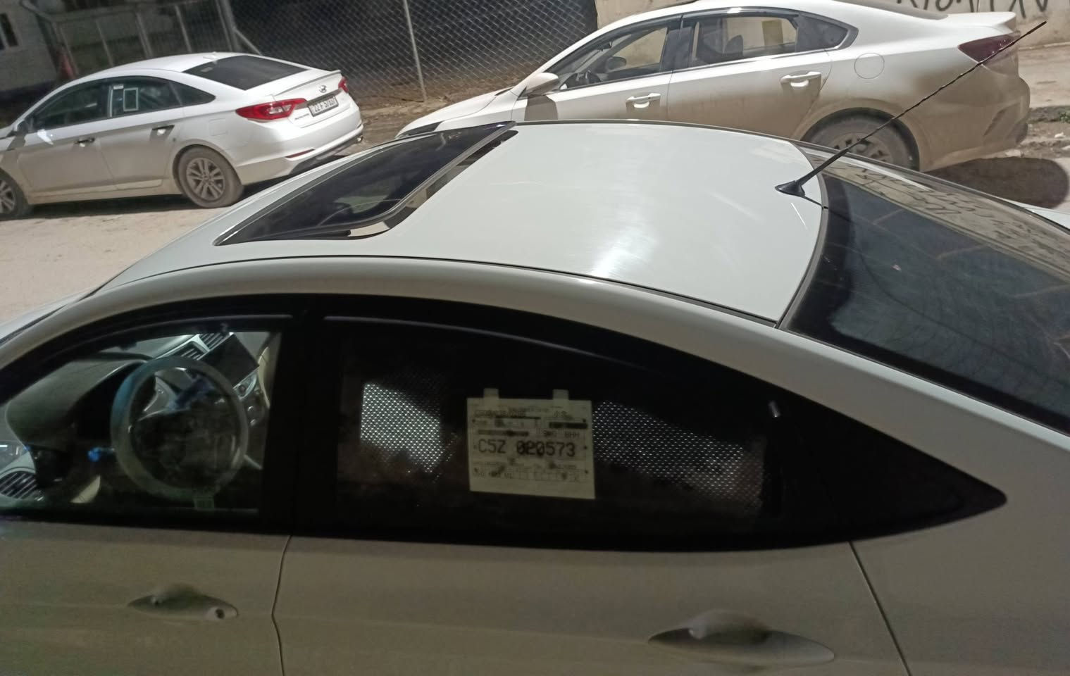 سلام عليكم.. اكسنت مضلع كوري مديل 2014  ماشيا 128 كيلو متر رقم اربيل راعيها بل موصل شرط تحويل السياره بدون صبغ بيها اربع اصابع بارد جوه البك ليت وبيها شخط بل جاملغ اليسار واضح ما مصلح يعني اذا تريد صلحو مسحت كرت مو مال صبغ او تقليم... السياره تخم تايرات جدد مكينا وكير شرط لا صرف ولا نفخ ولا مفتوح شرط.. مكينا دوش كير اي تي المرغوب تايا السبير ما نازله والله . . السياره جديده وخير من الله السعر (115) $او بيها مجال خابر وتدلل 🌹 رقم الهاتف (***********) مكان السياره جانب الايسر
