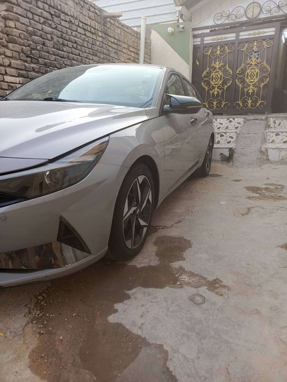 السَلٱمٌ عـَلـْيگمّ-ۈرحـْمّـٌة ٱللـّہ ﯙبُرگـّاتہ
النترا 22 بيه بنيد وبيه طخه خفيفه بجاملغ الخلفي معدله ومصبوغه بدون داخل سعره 150 قفل تريد وكاله تريد تحويل مكاني كربلاء طويريج هـ ***********
