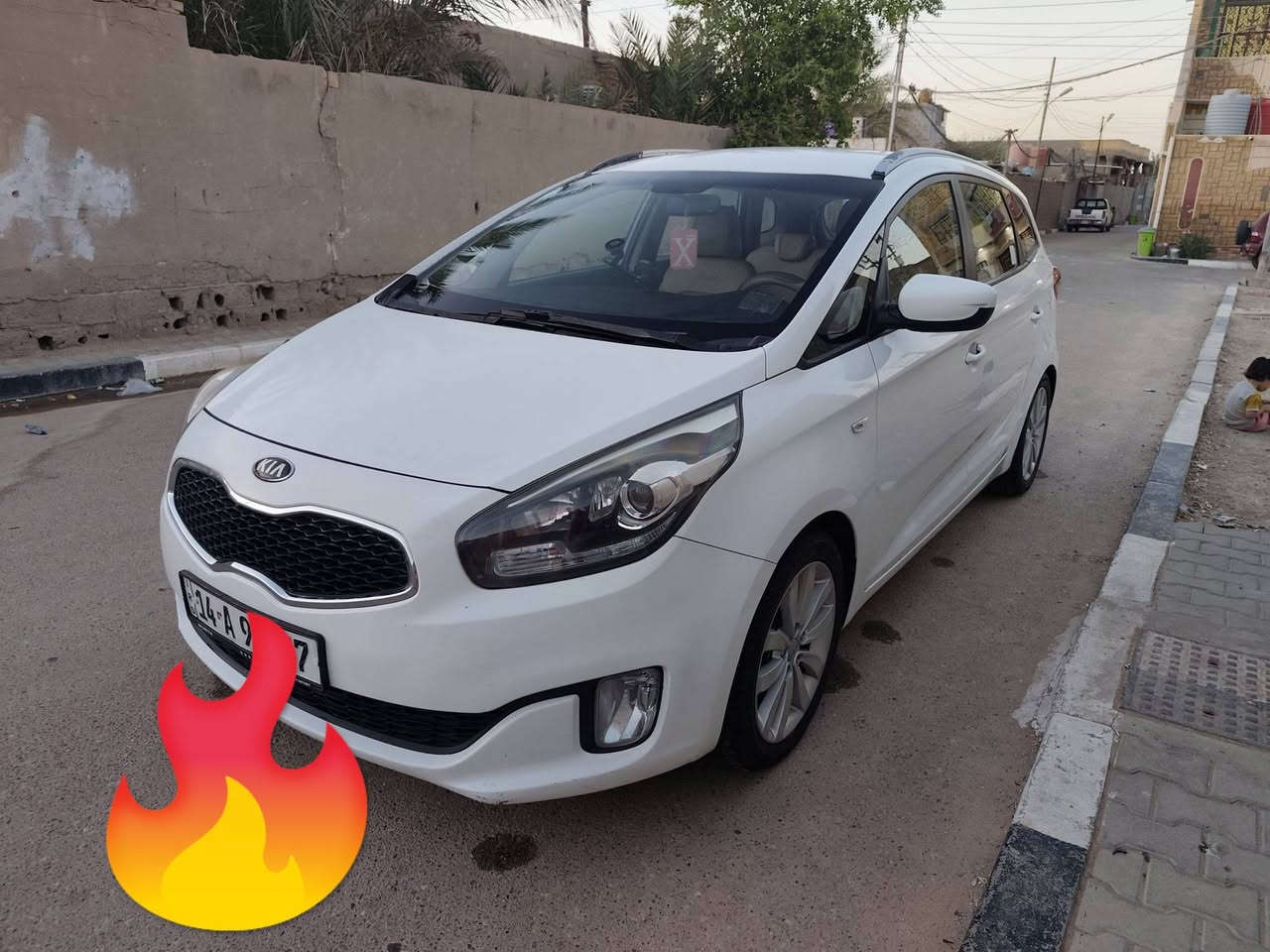السلام عليكم
كيا كارينز موديل ٢٠١٤ كفالة عامة بأسمي محرك ٢٠٠٠ دوش وضع الشركة ما مفتوح منه برغي 
طخم تاير جديد
تبريد قطعتين ثلج 
حدادية جديدة توني مسويها 
ماشية ١٢٥ الف
المكان البصرة 

السعر ١٣٣ 
الاتصال ***********
