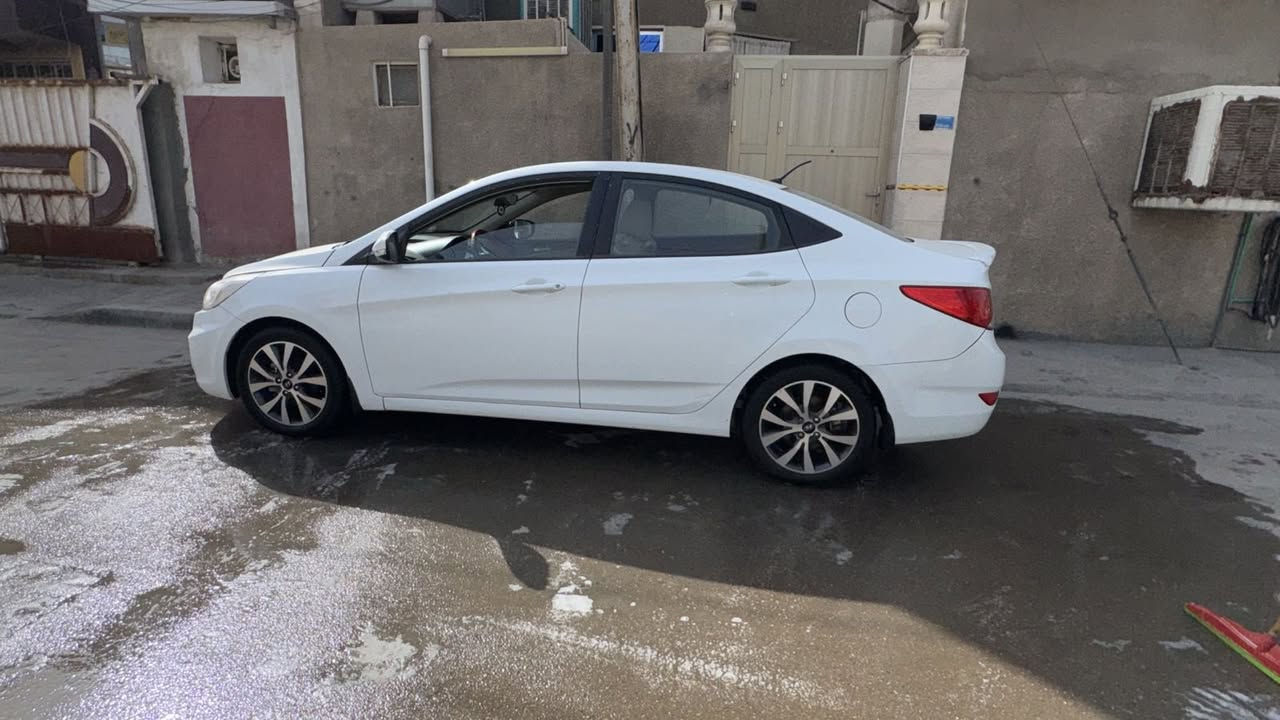 سلام عليكم اكسنت 2015 خليجي مكفواله فول موصفات ماشيه 144سياره جديده
سعر 112وبيهه مجال 

‭0770 049 0204‬
