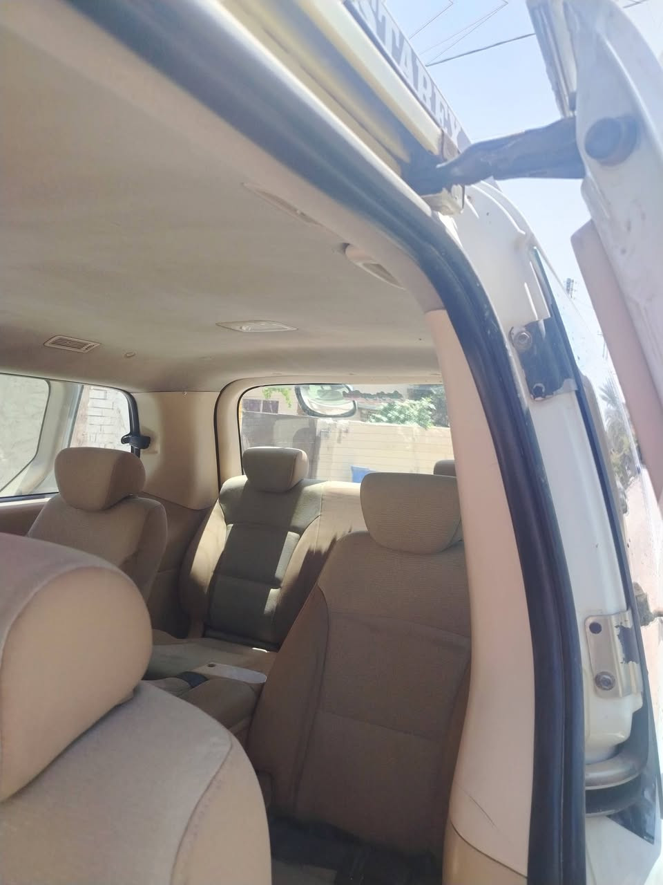ستاركس 2012مفتوح رقم كربلاء مكانها بالوند محرك تجفيت جديد تبريد مكفوله من الضربه والصبغ بيه بارد قليل موضح السعر 145 وبيه ***********
