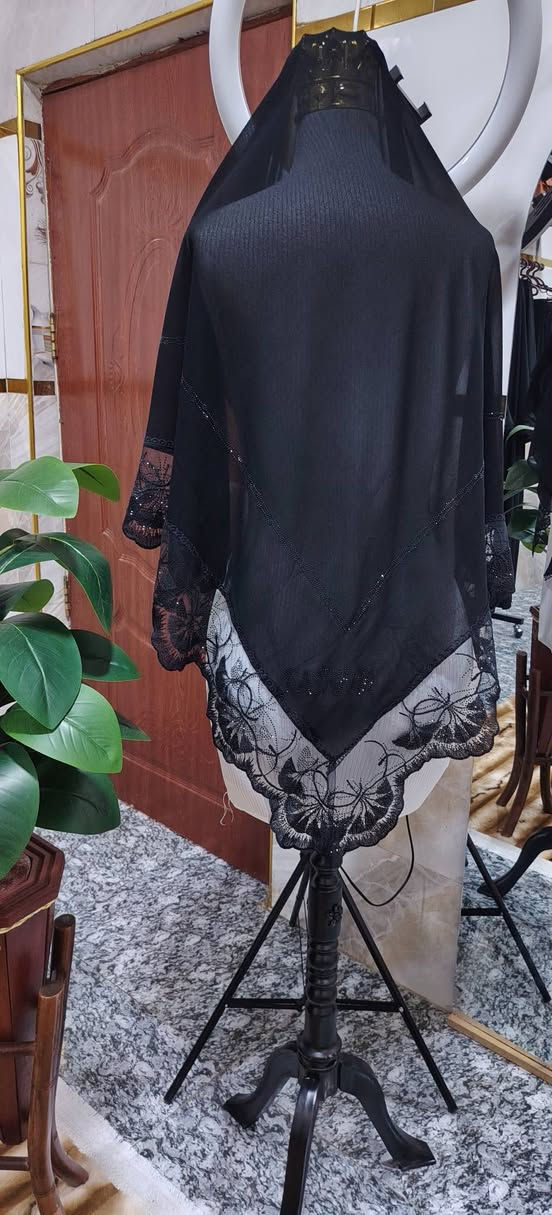 السلام عليكم حبايبي 🌷
توفر عندنا ربطات إماراتي باللون الأسود الفخم 🖤
وأيضاً ربطات ألوان بأربع درجات تجنن ✨
متوفر حجاب الأميرة بأجمل التصاميم والستايلات الراقية 👑
كل وحدة أحلى من الثانية وتناسب كل اذواق ..لسعر  الربطه اسوده ب 10 والالوان ب 5 وحجاب الاميره ب3 
للطلب والاستفسار راسلوني واتساب *********** توصيل موجود لكل محافظات العراق

