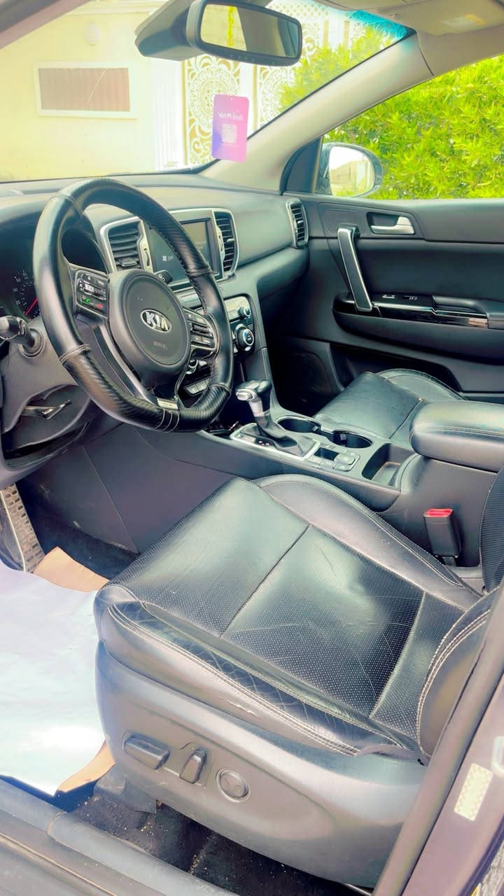 السلام عليكم وكل عام وأنتم بخير كيا سبورتج ٢٠١٨ فول فول مواصفات كلشي بيه مايحتاج اذكر مواصفاته حادث موضح بالصور بسيط بدون أي دواخل  رقم اربيل الجديد تحويل مباشر السعر ١٦٥ ورقه وبيه مجال المكان بغداد اليوسفية الاستفسار *********** اخواني المايعجبه المنشور يذكر كلمة يالله وجزاكم الله خير الجزاء
