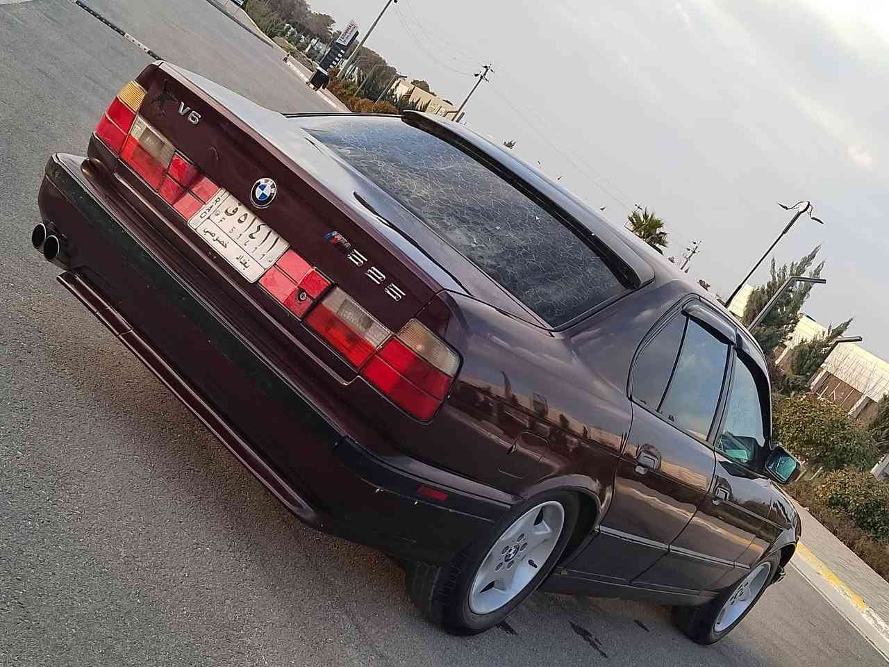 BMW 1992 525i
ماشالله ماله كه زور پاكو بى مه سره فه 
مه كينه ٥٢٥ كه پسه 
ماشالله له قوه تي
گير عادى🚀
فول موسفات
سلايت 
چوار جام كاره با 
ئه يبي ئيس
ته بريد 🥶
لايت ئه لقه 
زينؤن
ئيم پريفايه ر 
عه ته ر پان
بلاجكتور
ده عامى پيش و دواى M
بال سه ر جام بو به سراوه
كامل ناو گيچ ئيش ئه كات 
گيچى به نزينيش ئيش ئه كات
كاره بايي كامل مه زبوت
هه موو گيانى له سه ر ده قى شه ريكه ييه 
ماشالله ناو غورغه ى لوكه 
چوار به رگه ده رگاى لوك
چوار تايه و ويلى ٩٥ لوك له ژيره 
هيچ ده عموو ليدراوى نييه
چه كوشى پيوه نييه
مووس و براوه به شه رت 
سه نه وى ئه سلى بغداد به شه رتى ئه وه ليات
مالى كه س نه بيت پاره ى كه سي تيانه بيت
گير و مه كينه به شه رتى فيته ر 
له ماله كه بيمنه تم به دلى خوت فه حسى بكه
ته قه و ره قه به شه رت
هه ر چركه يه كو گه لايه ك بشكينه
سعرى ٣٧$ معامهله
سه ياره كه له سليمانييه 
ژم ***********
 ***********ژم
ئه گه ر موشته رى ته فون بكه 
توخوا ئه گه ر مووشته رى نيت سه رمان مه ئيشينه
