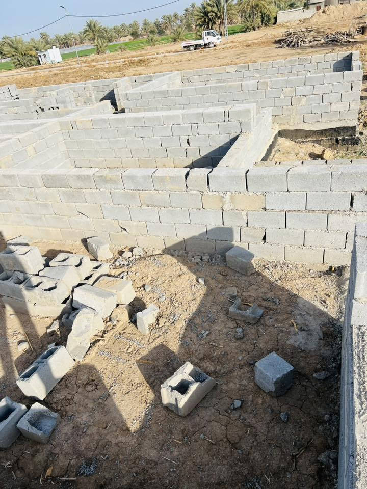 عدد2
مساحته 150المشتمل     يعني مساحتهم ثنيهن300 
غرفتين  صاله استقبال 
مطبخ مجمع صحيات 
العنوان مدينه الباقر  خلف المركز حي العدل كافه خدمات
تواصل
***********
***********
اتصال او واتساب
