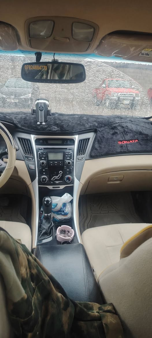 سلام عليكم ورحمة الله وبركاته سوناته مضلع موديل 2011 رقم نينوئ ابيض ثلجي محرك وكير شرط السعر 112 رقم الهاتف ***********
