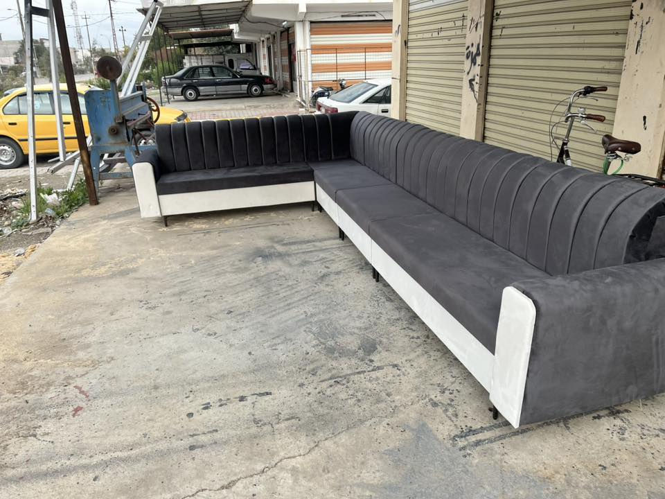 ديوان ٧امتار جديد غير مستخدم البيع سعر
٣٠٠وبيه مجال الشراي 
***********
