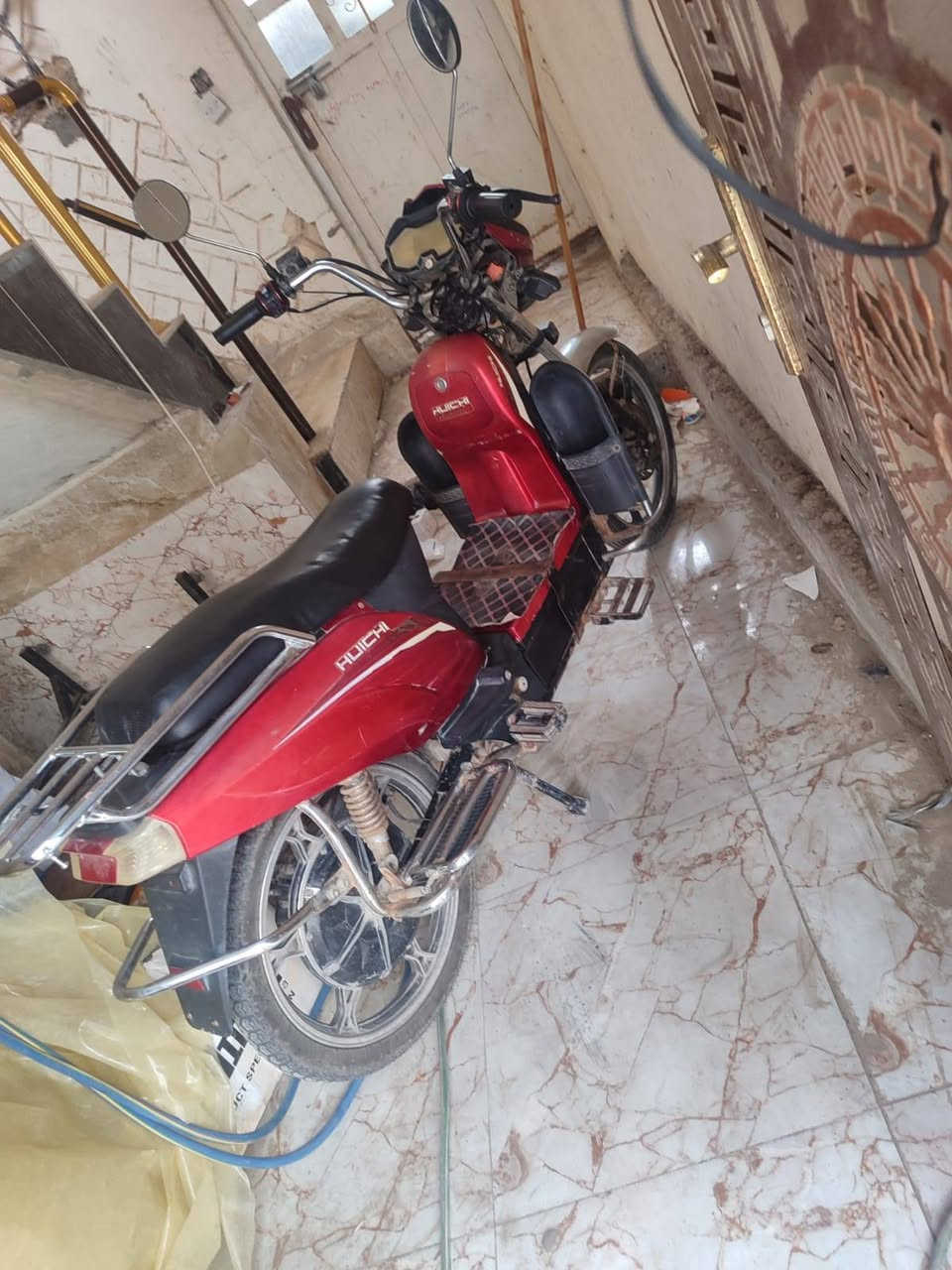 سلام عليكم بايسكل شحن بطاريات جدد تخم سعر 350 بي مجال يتواصل وياي علة هاذ رقم ***********
