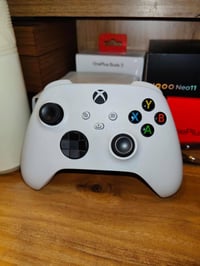 جوستكات سيريس اكس لون ابيض جدد كلش مابيهن اي خلل ولا درفت للبيع سعر ال...