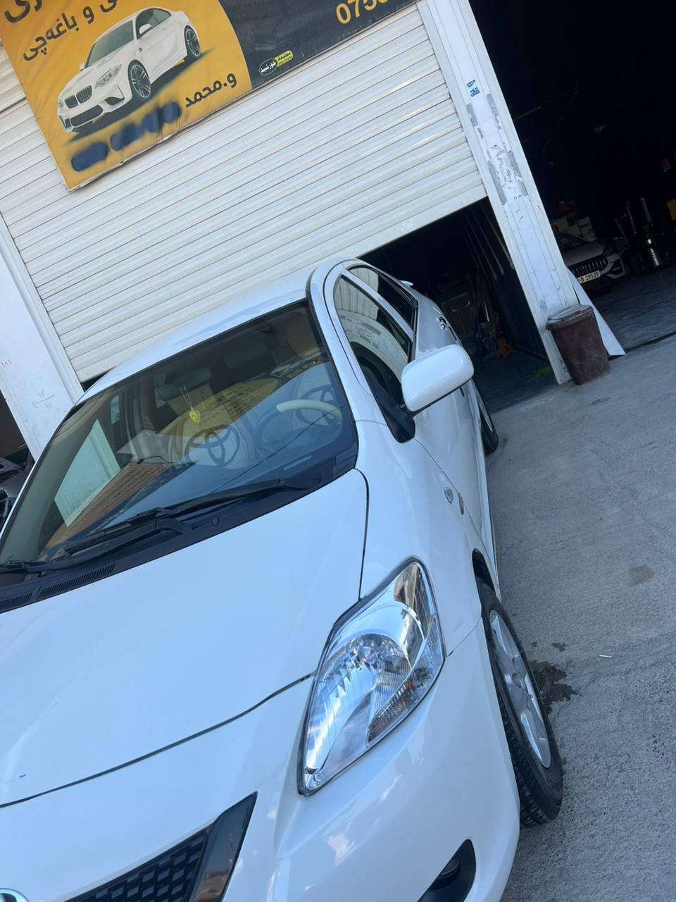 تۆیۆتا یارس ٢٠٠٦ 
بێ بۆیاخ 
گێر تۆماتیک 
مەکینە گەورە بە شەرتی فەحس 
ئارم پلاستیک دهۆک بەشەرتی ئەوەلیات 
دەعامی بۆ دەعامی بەشەرت 
یەک دینار مەسروفی تێدا نیە 
تەبرید و گەرمی و کامل کارەبایی بەشەرت 
چوار تایەی لۆک تازە بەستراوە 

بۆ پەیوەندی  *********** رانية, السليمانية
