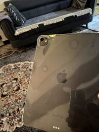 ايباد m4 نضيفففف جداً استخدام كلشش قليل بطاريه مثل مموضح  بيع مستعجل ا...