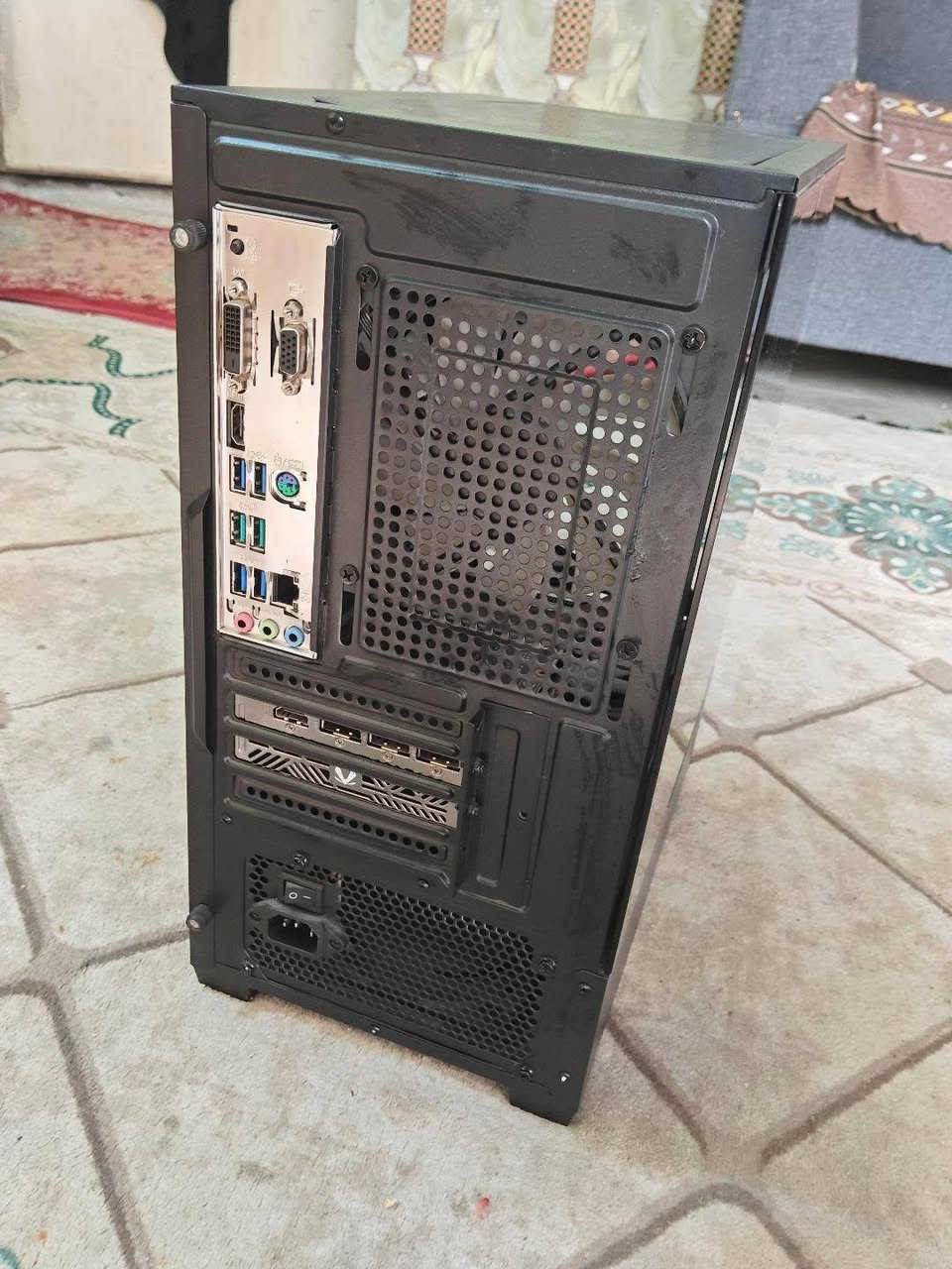 سلام عليكم

بيسي مستعملة مع شاشة للبيع
استعمال جداً قليل

ال pc
كارت RTX 5050
معالج Ryzen 5500
مذر بورد B450
رام 16 كيكا
باور سبلاي 650w 
هارد ssd 512gb
الكيس GAMDIAS GIII ARGB

الشاشة Dahua
24.5 انش
180hz - ودقة 1080

تأتي مع وصل الشراء
وبيها ضمان باقي 8 اشهر من محل الشراء 

السعر 1,200,000 وبيها مجال بسيط


**إذا كنت صاحب هذا الإعلان وتريد حذفه لأي سبب، رجاءا أرسل رسالة إلى الدعم الفني**
