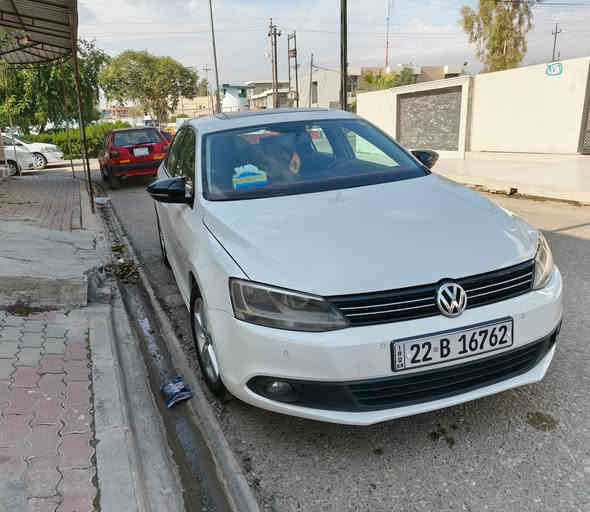 سلام عليكم جيتا 2012خليجي ضرر قطعه وحده فقط جاملغ بدون دواخل بدون ايرباك سياره نضيفه مابيها اي نقص ماشي ١٦٠حقيقي محرك ٢٠تنفس طبيعي السعر 120وبيها مجال مامتواجد على الفيس ***********
