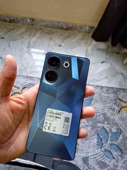 السلام عليكم تكنو كامون 20برو جهاز نظيف لا مبدل شاشه ولا مفتوح بل شرط ذاكره 256رام 12 مكان كركوك السعر 160وبي مجال رقم الهاتف ***********
