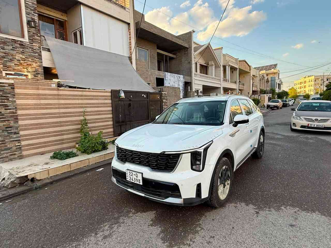 كيا سورنتو 2025 ماشية 5000 km محرك 4 سلندر 2500
السيارة اخذتهة من الشركة بيهة ضمان 5 سنوات 
غلفتهة بي بي اف وشديت الهة دوسات وغلفت الكشنات جلد الاصلي وارضيات حوضية 
رقم اربيل تحويل او وكالة مواصفاتهة معروفة تقريبا تجي فول ماعدا البونوراما والجلد 
مكان السيارة اربيل حالياً السعر 268 ورقة وبيهة مجال بسيط للشراي 
للاستفسار : ***********

