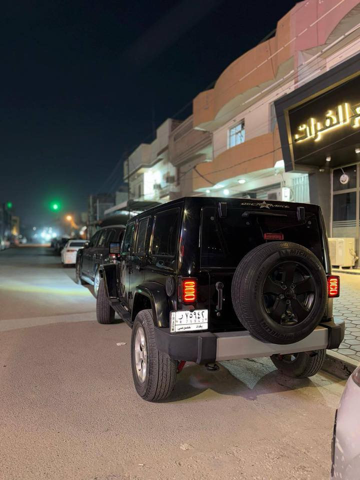 جيب رانكلر 2013 
صحاري فول موصفات 4 ابواب 
مقاعد جلد تدفئه  كامره شاشه بلاديه  
رقم بغداد 
سنويه جديده 
بدون ايرباك 
حادثها  خلفي شويه من الباب الخلفي وملاونين باب سايق
 بدون ايرباك 
مكينه 3600 
وكير مكينة مكفولات 
حداديه جديدة
مرفعه 2.5انج وعليها دبلات وسبيسرات واكسل
 من امريكا ودعاميه اماميه
 وشباك  ولايت و عليها ادامه كامله بدون نواقص
السعر 158
***********
