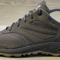 جاك ولفسكين • مقاس 40 ونص • لون عسكري