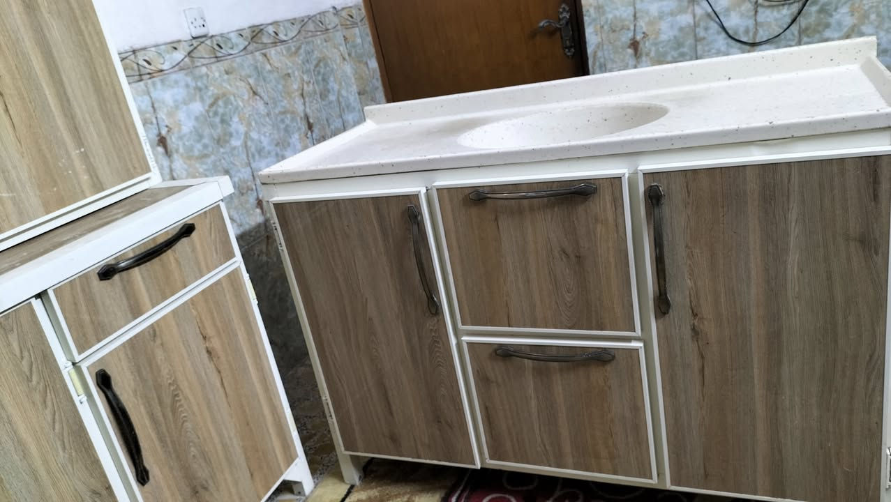 كاونتر 3 قطع مستخدم نضيف تفصال الألمنيوم مو سوكي لا يوجد اضرر عنوان شعب اكو توصيل *********** بي وتساب
