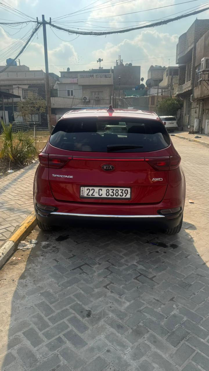 سلام عليكم سيارتي سبورتج مديل 21
امريكي نوع كلين بدون حادث 
رادار سياقه ذاتيه
فور ويل شاشه جبيرة 
مري شفط 3 وضعيات قيادة 
ماشية :100
سياره كلش نضيفه اروح ورجع بيها دوام 
سعر :سياره 180 بيها مجال بسيط 
عنوان : بغداد 
رقم ***********
