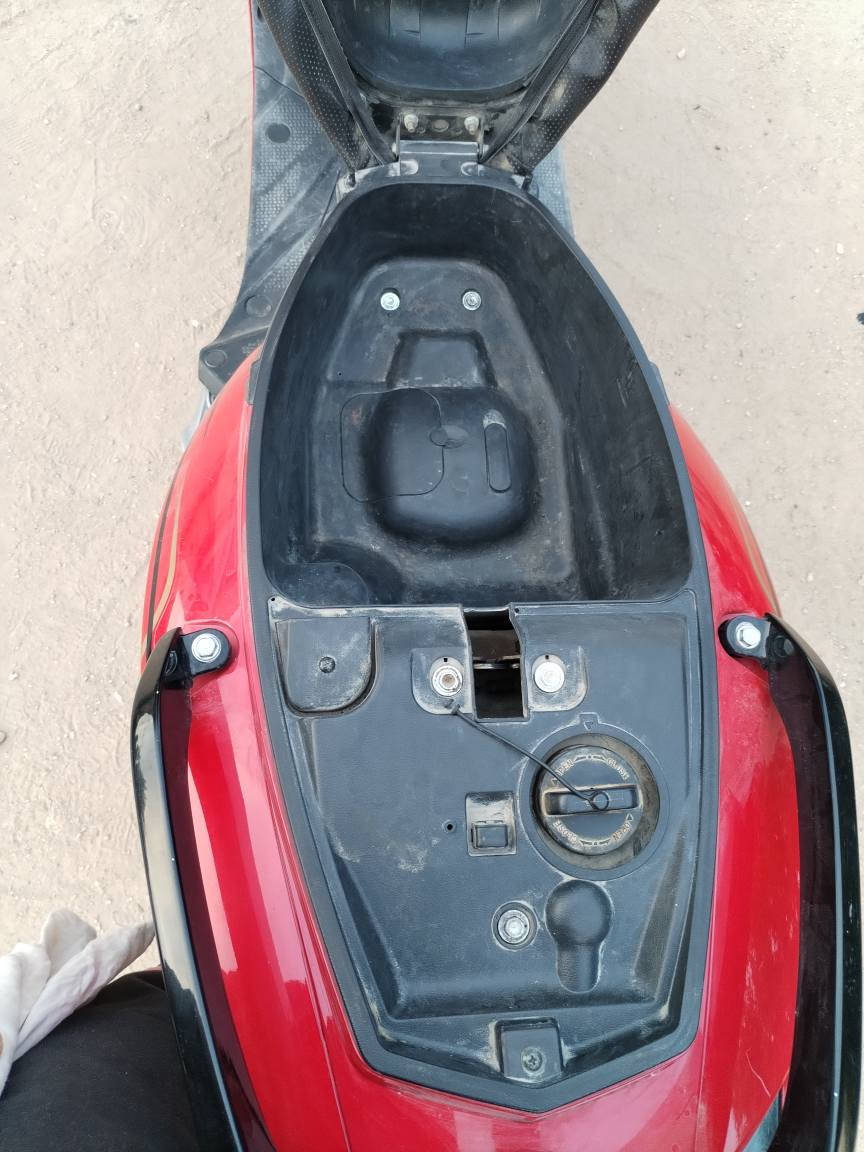 دراجه سكنس الفين وخمسه وعشرين صارله عشرين يوم من طالعه من المعرض دراجه شكل صيني بس مكينه ياباني دراجه مزوده بيها تزويد مكاني كربلاء حي السلام سعر ٥٥٠ وبي مجال قليل ***********
