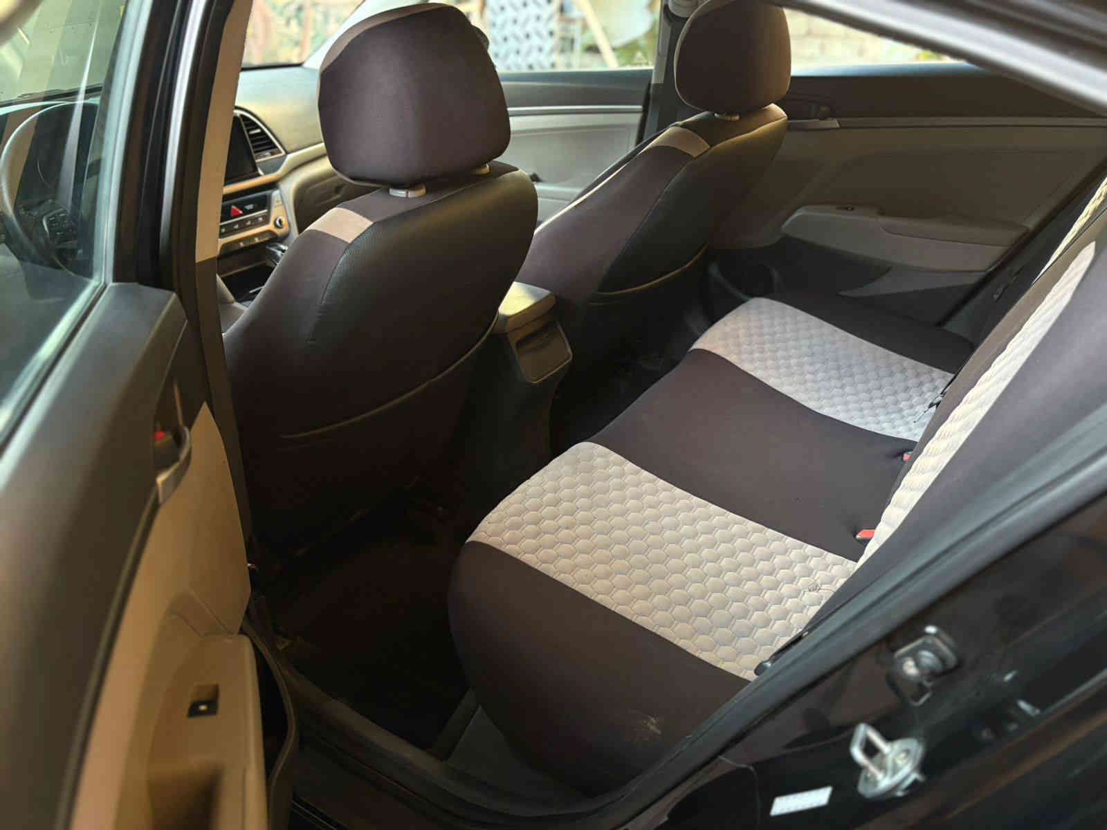 السلام عليكم
‏النترا 2017
‏بسمي تحويل او وكاله حاضر
‏حادثها جاملغ وبنيد فقط بدون دواخل
‏بدون ايرباك فقط الدركه
‏السياره كلش نضيفه مستوردها ع ايدي
‏كير  ✌ مكفول
‏مكينه مكفولة
‏تبريد منضومةة جديده ثلجج
‏كهربائيات كله سليمه مملعوب بيها ولا شعرايه
‏منضومه بانزين كامله جديده 
‏نوزلات جدد
‏فيتبم جديد
‏بلكات جدد
‏دسكات جدد
‏ كبات ٤ بلاديه
‏مدوشمه، بلنواب تعبان عليها
‏ارضيه مدوشمه جلد
‏بيها شاشه شادها ب٢٥٠ الف تدعم الكار بلي والاندرويد اوتو
‏سستم سماعات جدد بزز
‏تخم تاير جديد
‏صدر امامي خلفي جديد
‏منضومه زينون بيها
‏  نجي ع مواصفات نص فول
‏شاشه كامره تحكم سيتيرن
‏وبقيه معروفات
‏السياره كلش تعبان عليها
‏خيررر من الله السياره ع ايد وحده من جبته لليوم
‏ماشيه ١١٨ 
‏شكد ما احجيلك ع سياره تعبان عليها يعني تعبان عليها حيل
‏هسه نجي ع نقص نقصها فقطط اذان بدلتهن بس تجاري يومين ٣ ورجعت مو زينه ٦٠ بلميه٧٠ 
‏فقط اي نقص مابيه
‏مكاني بغداد المواصلات شارع الضغط بياع
‏
‏*********** بي وتساب بغداد
