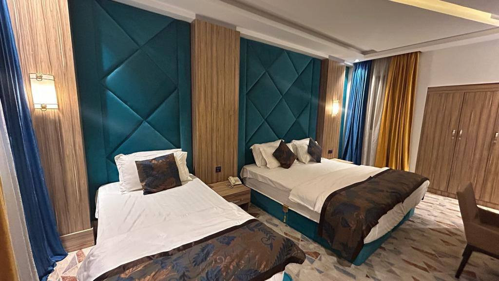 فندق كربلاء بلازما يستقبلكم بكل وقت وبكل حب تجربة واحدة تكفي ان تكون زبون دائمالعنوان: كربلاء - باب بغداد - مقابل سيطرة الكفيل للحجز والاستفسار: رقم الواتساب ***********
