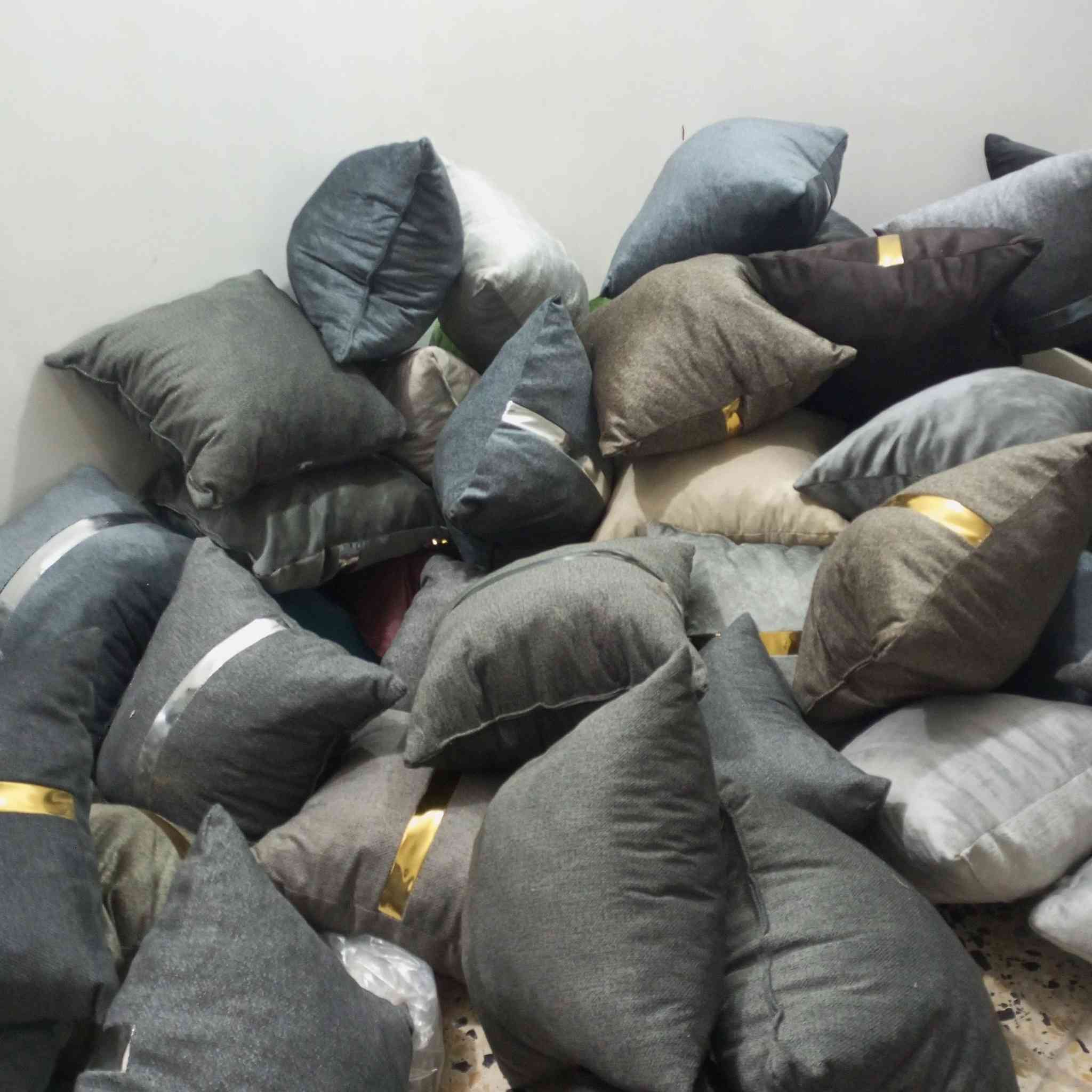 بلاش كوشات تخم سعر الواحده ١٢٥٠ ألف وربع بابل الحمزه الغربي حي الدولار قرب عماره دكتور ناجي أتصال ***********
