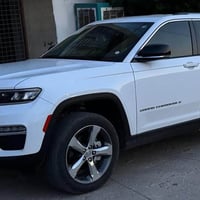 جراند شيروكي • ٢٠٢٣ • ٦٤٤٠٠