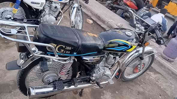 سلام عليكم دراجه ايراني موديل 24 مكفوله كفاله عامه اربعه كير لبكان كماليه لسعر 600وبيهى مجال رقم ***********
