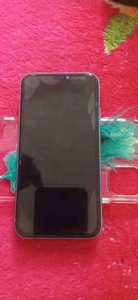 11 عادي مكفول من تصليح والفتح وتر تلفون نضيف ققط ضهر مكسور ذاكره ١٢٨ ب...