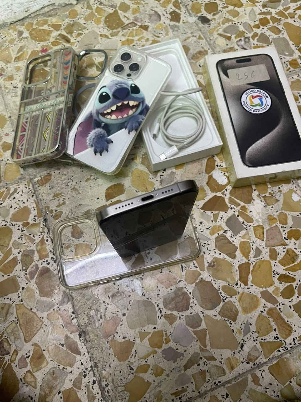 ١٥ برو ماكس الشراق الوسط AAA3 التليفون بدله بس بطاريه الاصيله مكفوله البطاريه ١٠٠ الذكراه ٢٥٦ بلادي الكرتونه موجوده والكيبل السعر ٨٥٠ المكان بغداد مدينه الصدر ***********
