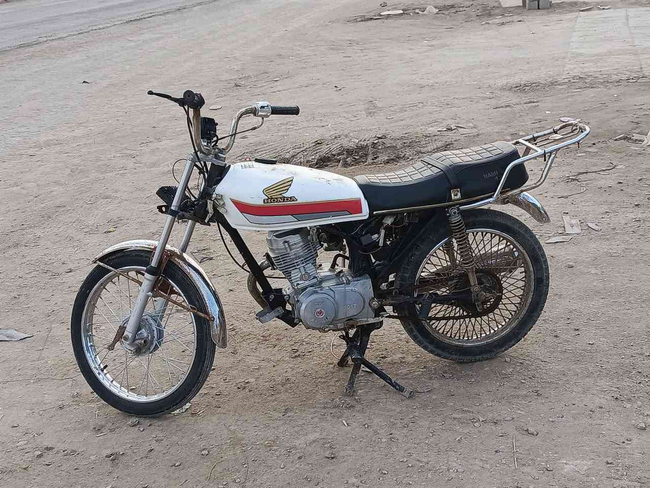 دراجه ايراني للبيع اوراق اصولي 
مكان/عفك/الدوانيه 
السعر ٤٥٠الف وبيه مجال


**إذا كنت صاحب هذا الإعلان وتريد حذفه لأي سبب، رجاءا أرسل رسالة إلى الدعم الفني**