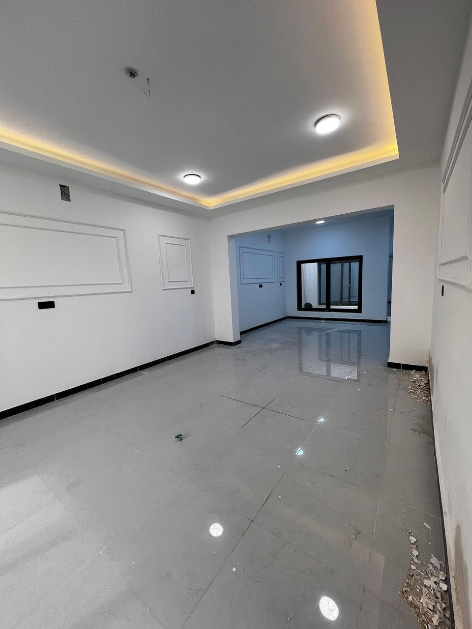 🏠 فرصة عقارية مُميزة
بيت موقع تجاري مساحه250م vip  
طابقين بسعر مناسب جداً ‼️

🟠 تصميم الخارطة : الحديثه 

يكون البناء للطابقين  - 🏠
غرفة عدد 4 بنظام السويت - صالة عدد 2-  استقبال -مطبخ حار وبارد - وحديقة  - كراج خاص بالسيارة -‼️

📍يباع نــــقـــــــــداً 

للاستفسار اكثر مراسله الصفحه او لاتصال بالرقم 
 ***********
