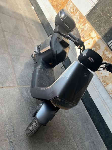 سلام عليكم دراجة شحن نظيفة جدا 4بطريات ثلاث سرع  السعر عند الاتصال ***********
