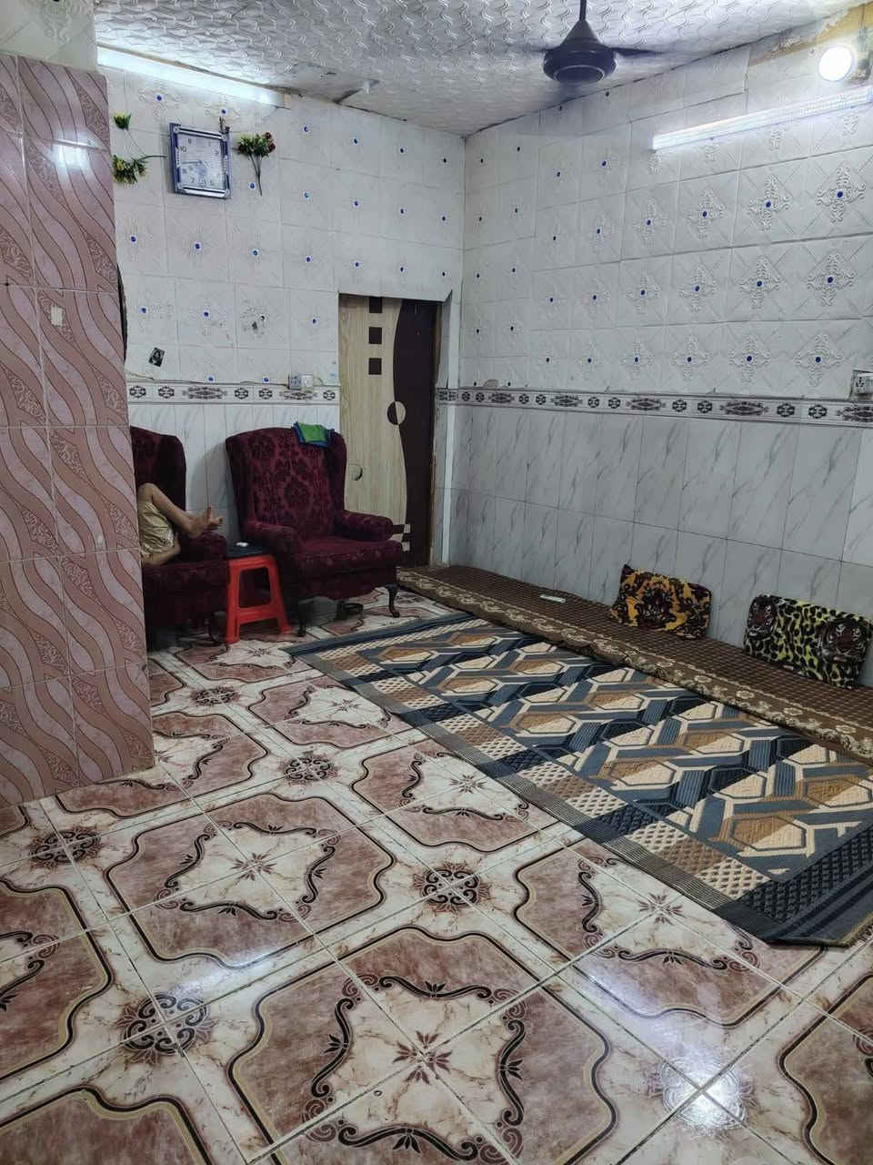#يالله 

بيت للبيع 

مساحه 100 متر

طابقين
#الطابق_الاول 
متكون من ديوانيه + مطبخ +صاله +غرفه
 
#الطابق_الثاني(فرمستون)

 يتكون من غرفتين +صاله 

#العنوان* حي الشرطه شارع 20

السعر 65 وبيه مجال للشراي 

طابو صرف 

الاتصال ع الأرقام التالية أو مراسلتنا عبره الواتساب 
***********
***********

#ملاحظه*لدينا جميع البيوت والقطع الأراضي بأسعار مناسبة 

#وجاهزين*لعرض عقاركم عندنا
