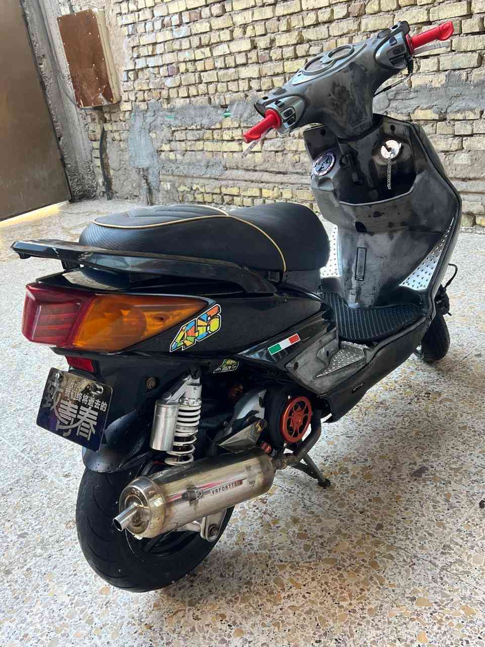 سلام عليكم سكنس فحل للبيع كلها مزوده يدات وصدر امامي خلفي وفلاوين وكلجات ومكينه جبيره الاتصال على الرقم ***********
