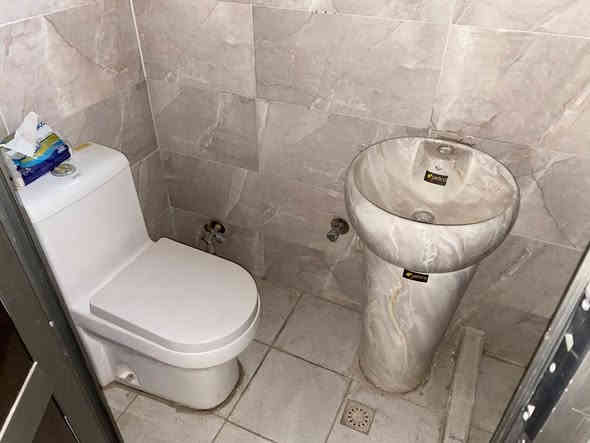 السلام عليكم للبيع عنوان حي الجامعه سعر 3 مليون كامل مع الشبابيك البيبان السندويج الحمام  
للتواصل 
المهندس عبدالله.***********
