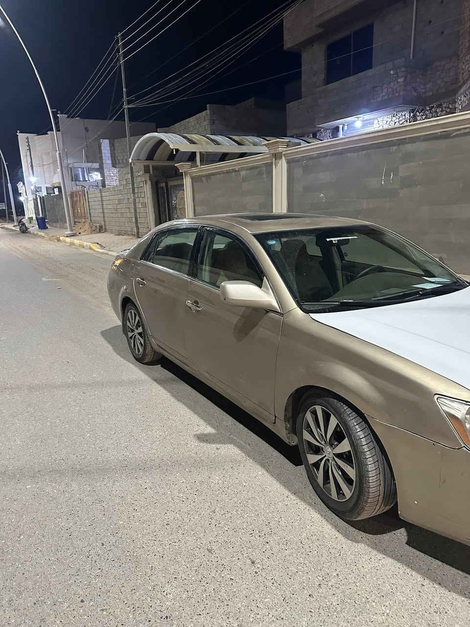 السلام عليكم 
افلون موديل 2006
محرك 6 v
فول لمتدد صبغ عام حادث خلفي فقط 
تخم تاير جديد صدر مابيها نقص 
رقم بغداد تحويل مباشر 
***********
سعر مناسب
