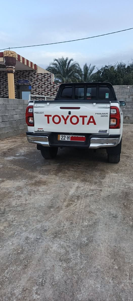 السلام عليكم للبيع هايلوكس فورويل موديل 24 كير عادي رقم اربيل ماشيه 26الف حقيقي فول مواصفات مكفوله كفاله عامه بعده تحت ضمان الشركه العنوان واسط الزبيديه للاستفسار اتصال على الرقم ***********
