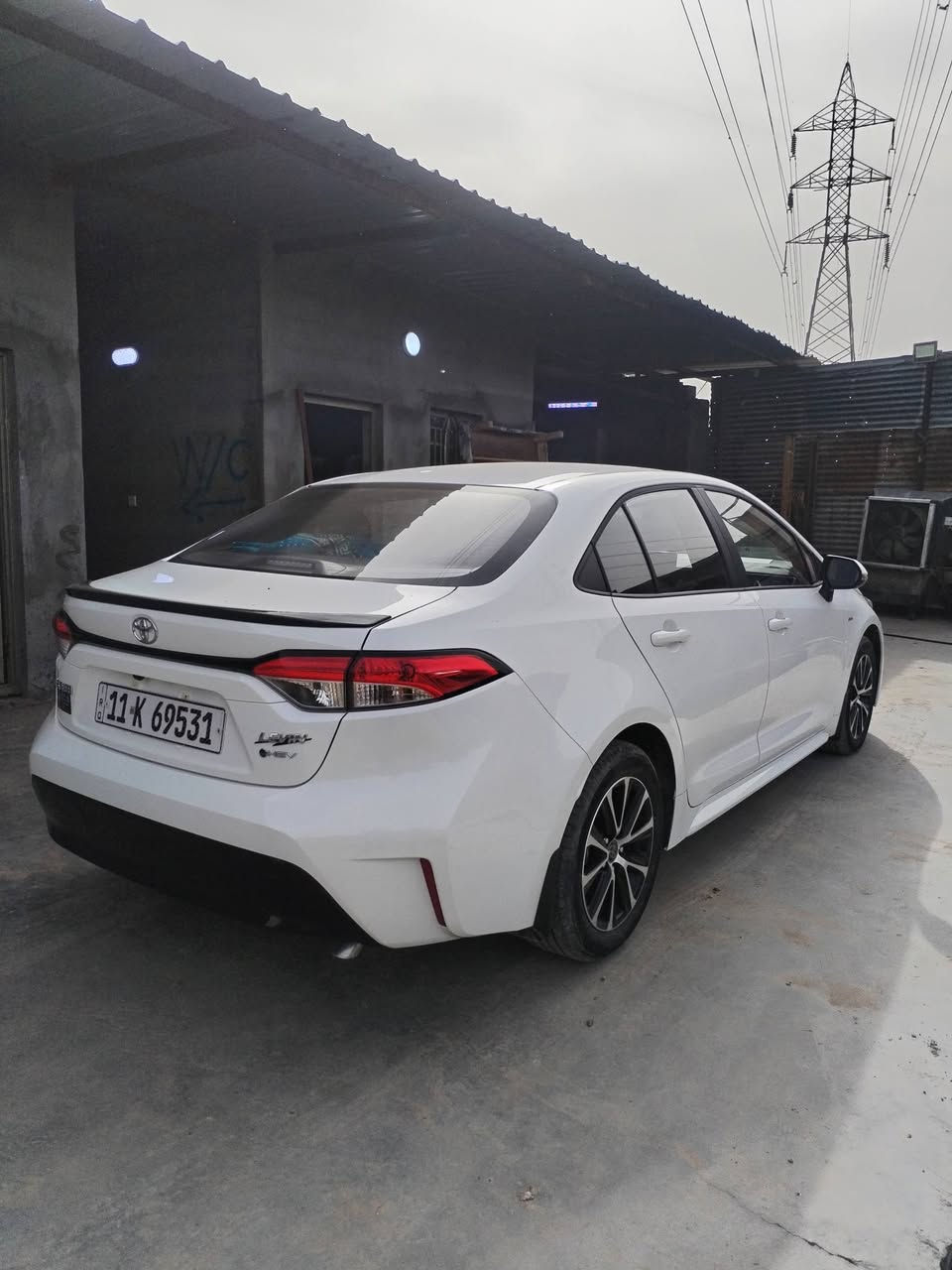 تيوتا كورولا 2025 هايبرد
سيارة عملية واقتصادية بصرفيات البانزين بشكل ملحوظ ناعمة وحلوة على الطريق فعلا تسوة واحد يجنيها او يشتغل بيها هواي تفرق عنده.

صيني الشكل الامريكي 
ماشية 11 الف كم كفالة عامة 
سيارة نظيفة وجديدة سبير ما نازل 
(رصعة صغيرة واحدة فقط بالقمارة)
سعر 23.250.000 دينار 
سنوية باسمي شرط التحويل 

السيارة مشتريها من معرض ديار الحلو فاتح بيها كتيب ضمان 40 الف على المكينة والكير تبديل الدهن كل 5 الف كم بموقع الشركة بالبياع 

عنوان بغداد حي الجوادين 
***********
***********
