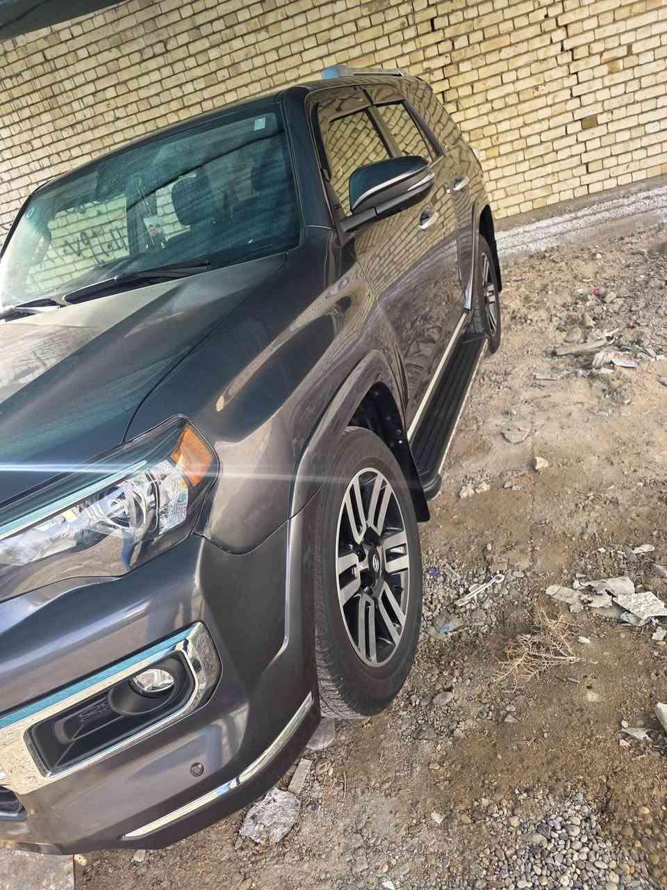 السلام عليكم
للبيع تويوتا فوررنر موديل 2023 لمتد تو ويل
 ماشية 42.553 كم
  وقابله للزيادة 7 راكب حادث موضح بالصور كفالة من الصبغ عدا الدعاميه الاماميه السعر 36.500$ وبيهة مجال وأي استفسار هذا رقمي ***********
