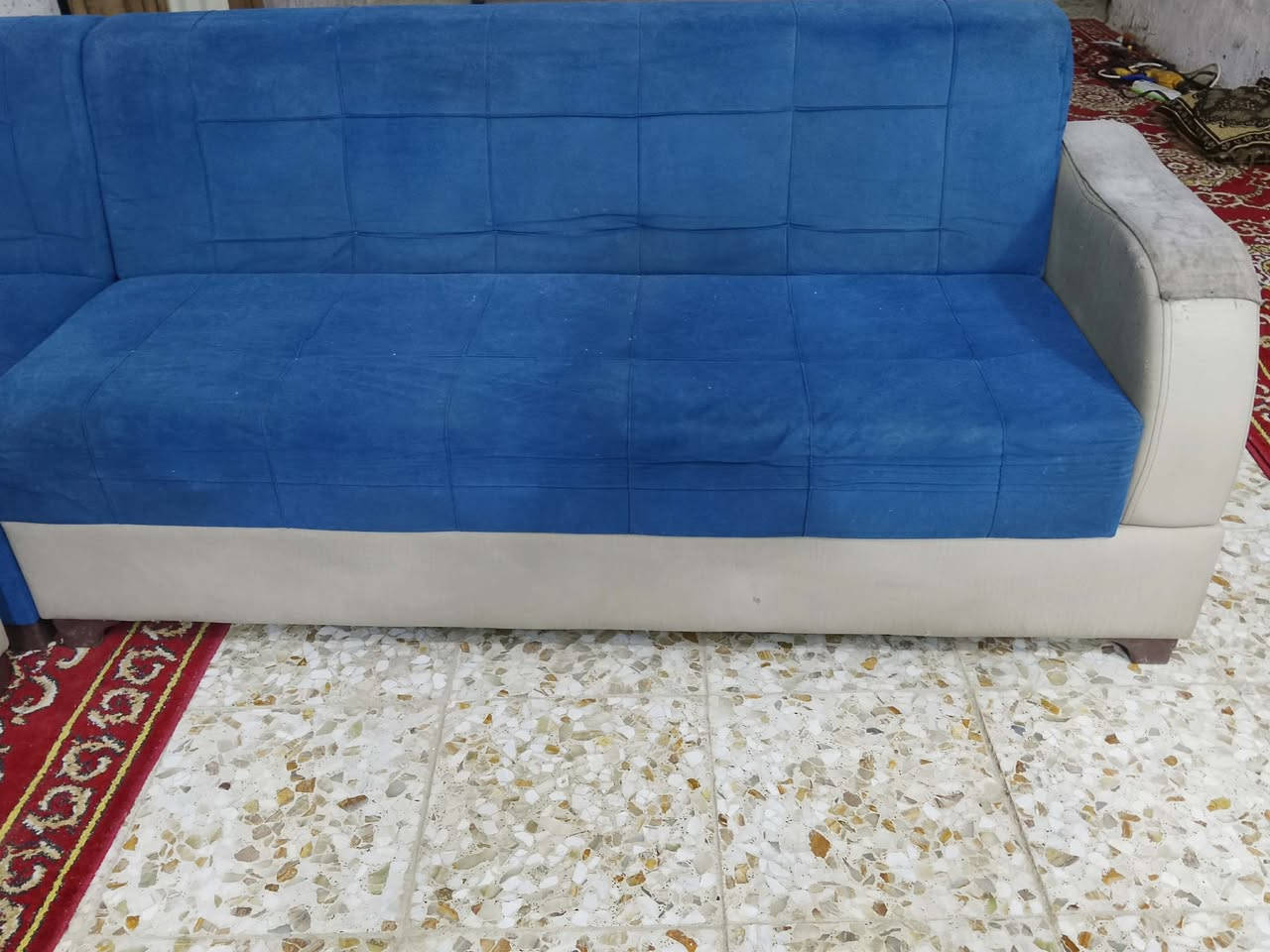 ديوان نضيف للبيع 10مقاعد الحله ***********
