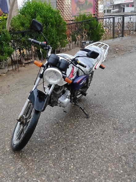 بانده 2016 نضيفة وكلشي شغال مكينة خير من الله گير نضيف زوج تايرات جديد دشبول شغال جديد كهربائيات كلها شغالة سلف لايت اشاير السعر 375 قفل مكاني شهربان/***********
