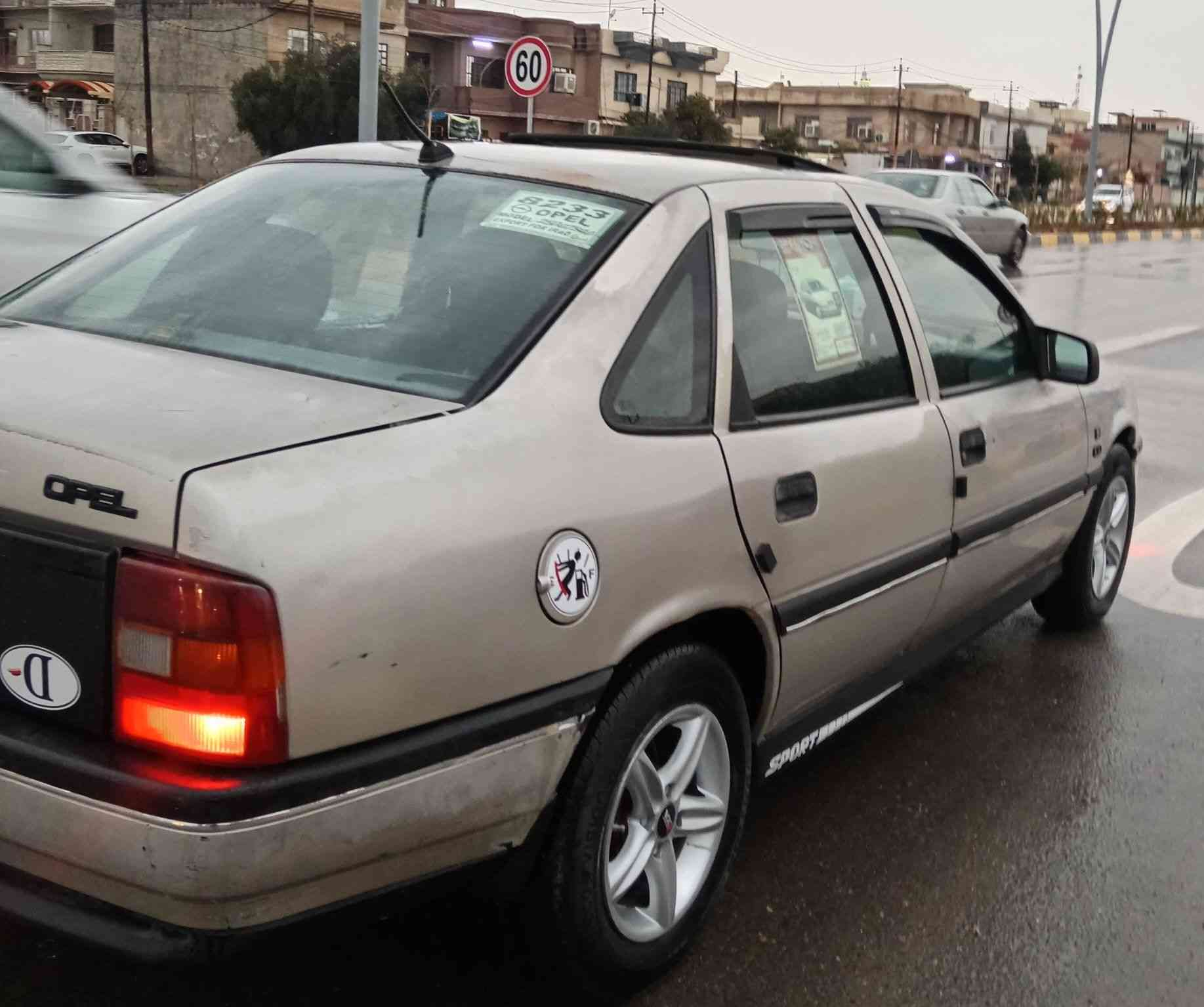 فكترا حجم20 موديل 92 رقم نينوى الماني مشروع وطني سنوية 2028 شرط وكالة والتحويل كابون بانزين بيها
محرك كير شرط طخم جديد تدفئه شغالة
سلايت كهرب جوم كهرب قفل مركزي ستيرن بور
 ABS ويل كب دوسات رياضي 4 تكوات كرستال
دوشمة جديدة صبغ دواير بدون دعم سيارة ع وضعها 
 بيها تقحيل جاهزة مال جناي      (تفاصيل كلها) 
موصل                 ***********
شراي يتصل ع رقم   ***********
سعر ٤٥ بيها مجال قليل لطيبين
