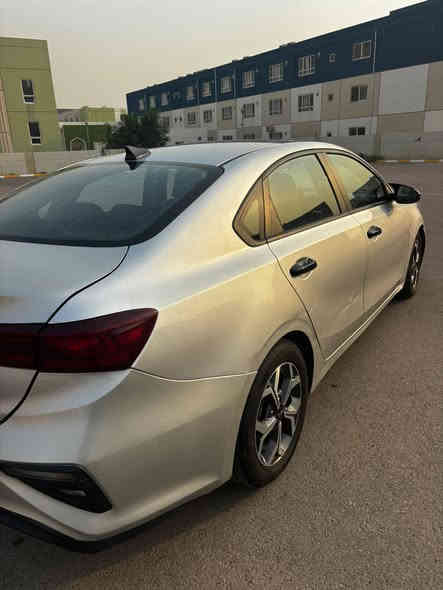 كيا فورتي للبيع 2020 امريكي 
حادث خفيف بدون دواخل بدون كلشي. 
مكينه 2.0 دوش
مواصفات السياره: 
رادار 
تحديد مسار 
كروس مثبت سرعه 
ابل/ اندرويد كار بلي
مانع تصادم
نظام مانع التزحلق تراكشن 
تنبيه الخروج عن المسار 
نظام ABS
نظام EBS
بيهه 6 ايرباك 
شاشة اعطال 
بطارية جديدة 
بلكات جديدة 
نوزلات جديدة
حساس قرائة ضغط الاطار 
نظام ترحيب داخلي مع علامة كيا 
 ويل كب حجم 16 مع تايرات جديدات 
+ أنظمة قيادة سبورت نورمال سمارت
وبعد المواصفات المعروفه للفورتي
سيارة جديده جدا سعرها معقول بلعافيه ع الياخذها 

مكان السيارة بغداد 
رقم صاحب السيارة 
***********

السعر :: اطلبه بالتعليقات يصلك خاص 📩

#ادارة_الصفحه ⚡

ملاحظه / 🔴
مدير الصفحه غير مسؤول عن بيع وشراء واصوليات السياره نحن صفحه لعرض السيارات فقط.
