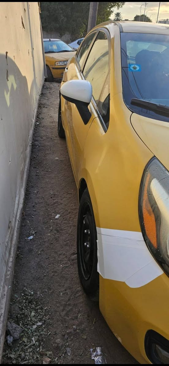 السلام وعليكم كيا ريو موديل 2013 وارد امريكي حادثه صندوك محرك 1600 جي دي  السيارة جاهزة تبريد تدفئة شغال السعر 70 وبيه مجال بسيط مكلف بالنشر الرقم ***********
