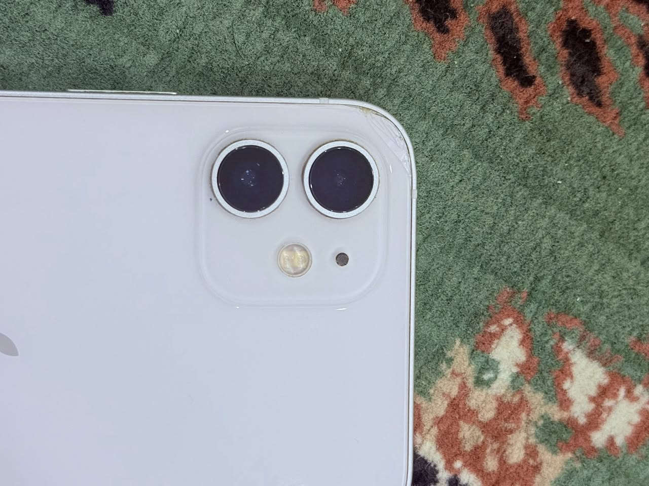 ايفون 12  بيه فطر بالجامه الخلفيه وما يشحن اله وهوه مغلق ما داخل تصليح


**إذا كنت صاحب هذا الإعلان وتريد حذفه لأي سبب، رجاءا أرسل رسالة إلى الدعم الفني**