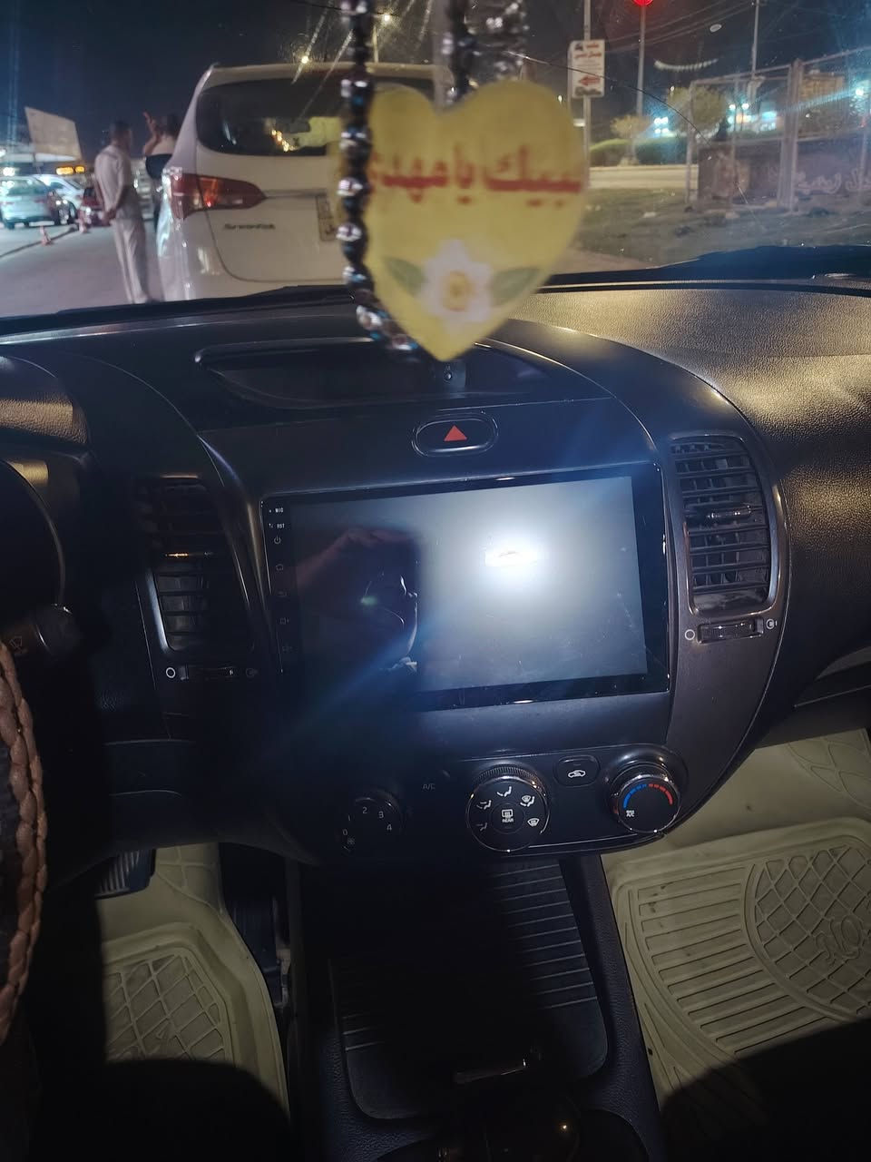 السلام عليكم من رخصةالأدمن سيراتو 14 خليجيه بيها قطعتين صبغ بيها كرخه باب بالچاملغ الأمامي الباب الخلفي ربع صبع جملغ خلفي رقمي *********** مكان واسط النعمانيه
