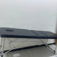 للبيع سرير مساج قابل للطي * بحالة جيدة جداً. * مناسب للمساج، الحجامة، ...